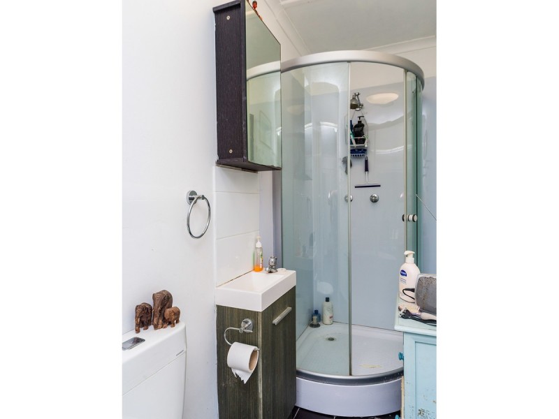 1/37 Government Road, Labrador QLD 4215