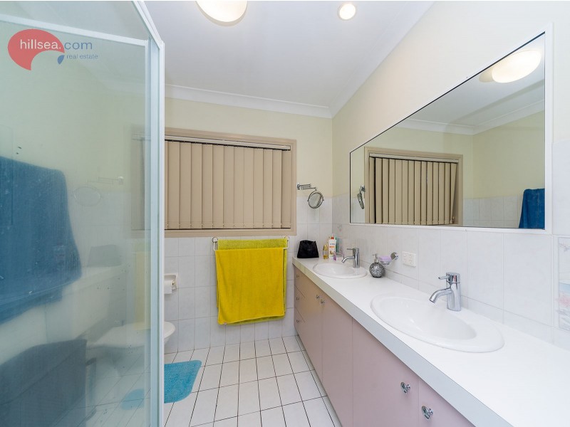 1 Open Drive, Arundel QLD 4214