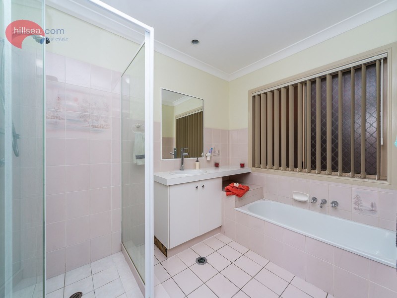 1 Open Drive, Arundel QLD 4214