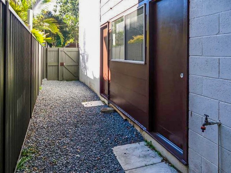 1/24 Gordon Street, Labrador QLD 4215