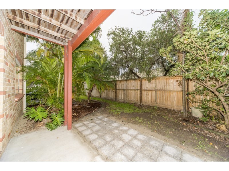 6/2 Brown Street, Labrador QLD 4215