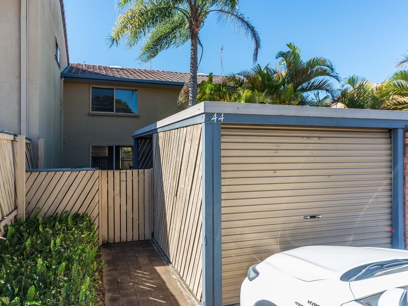 44/63 Olsen Avenue, Labrador QLD 4215