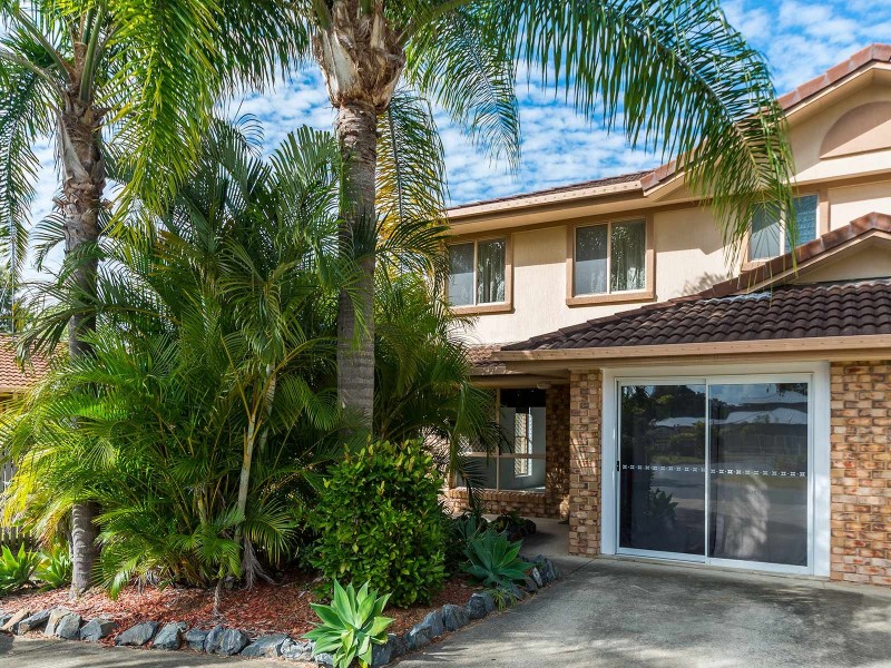 33/21 Usher Avenue, Labrador QLD 4215