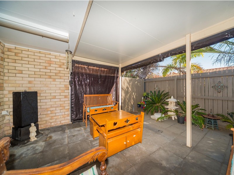 2/4 Gemma Glade, Labrador QLD 4215