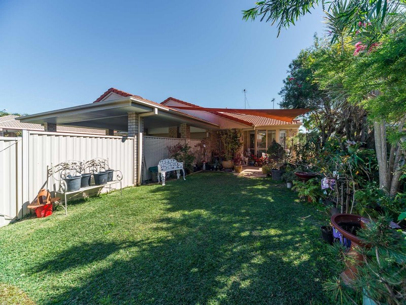 2/4 Gemma Glade, Labrador QLD 4215