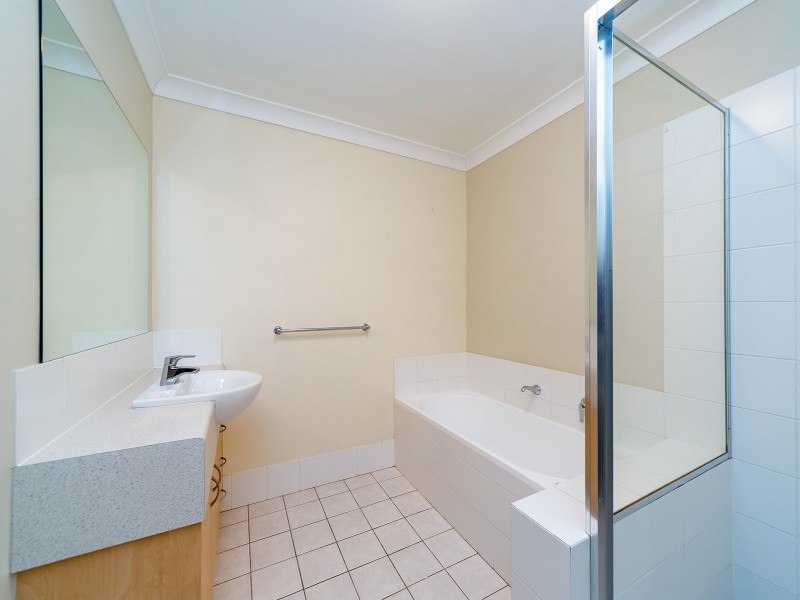 3/53 Gordon Street, Labrador QLD 4215