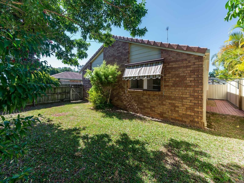 1/125 Olsen Avenue, Labrador QLD 4215