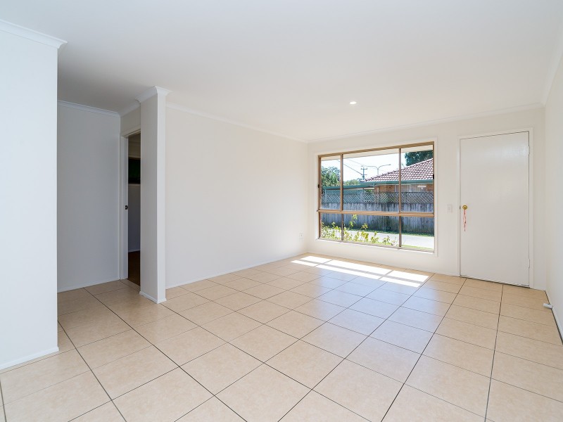 1/125 Olsen Avenue, Labrador QLD 4215