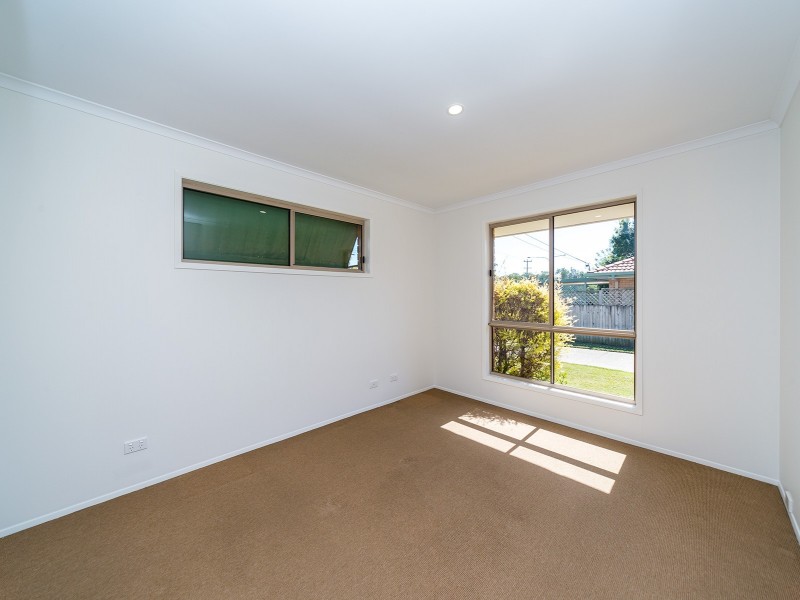 1/125 Olsen Avenue, Labrador QLD 4215