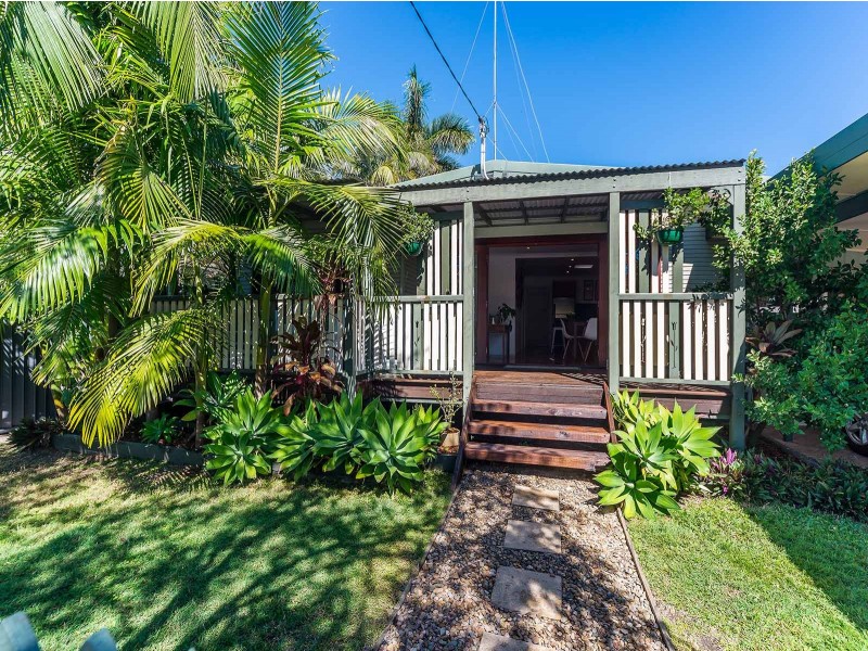 58 Whiting Street, Labrador QLD 4215