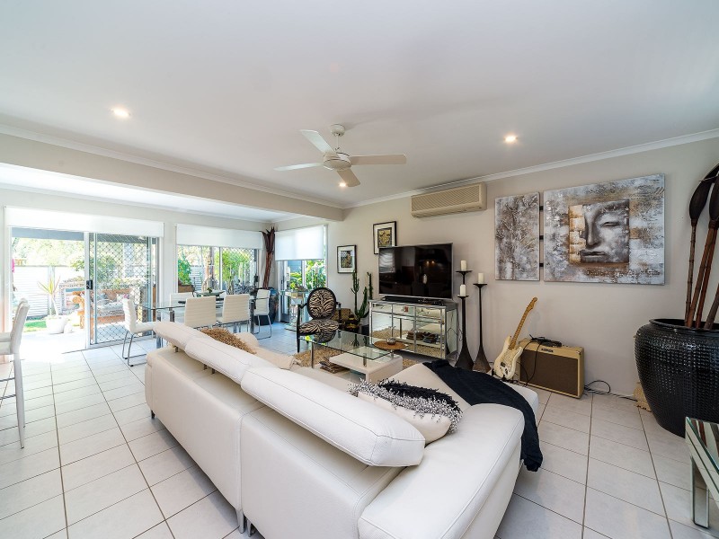 121 Kindra Avenue, Southport QLD 4215