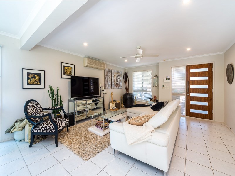 121 Kindra Avenue, Southport QLD 4215