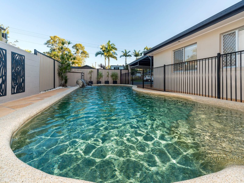 121 Kindra Avenue, Southport QLD 4215