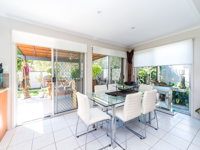 121 Kindra Avenue, Southport QLD 4215