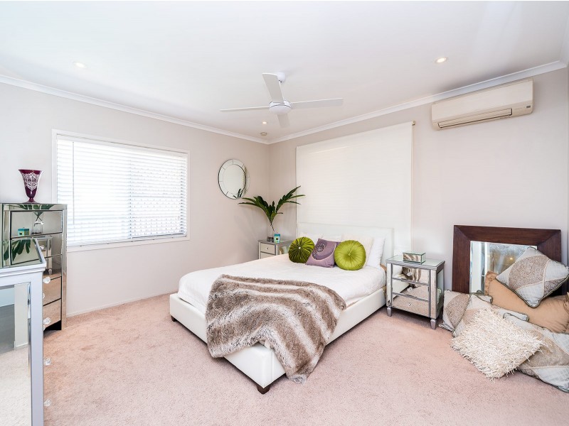 121 Kindra Avenue, Southport QLD 4215