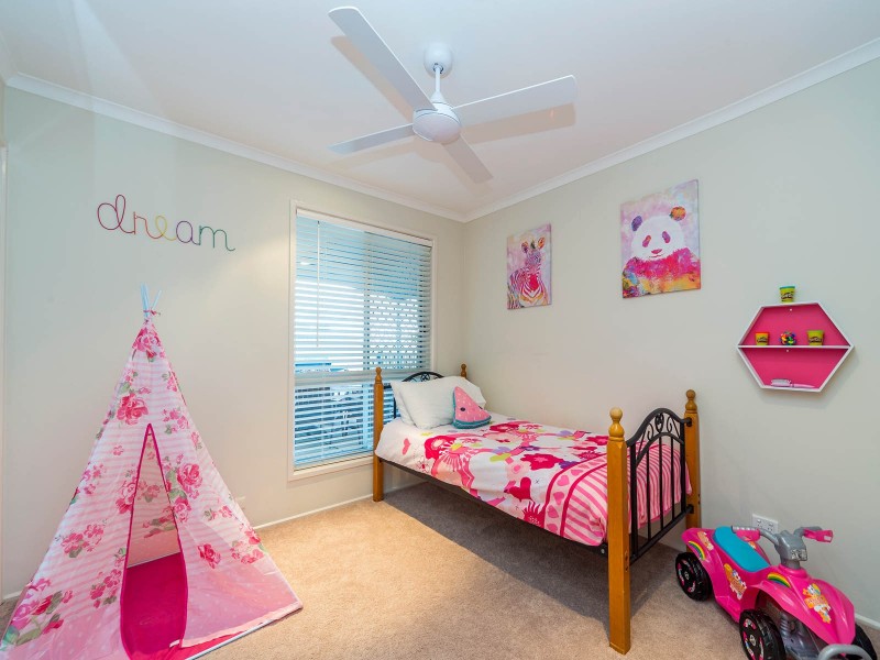 121 Kindra Avenue, Southport QLD 4215