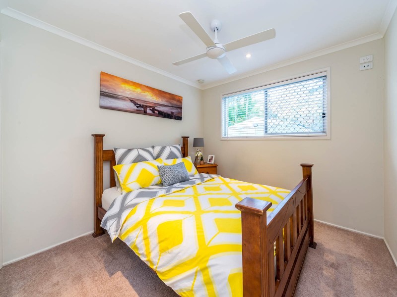 121 Kindra Avenue, Southport QLD 4215