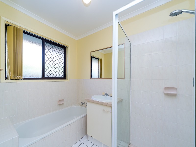 2/10 Hentdale Court, Labrador QLD 4215