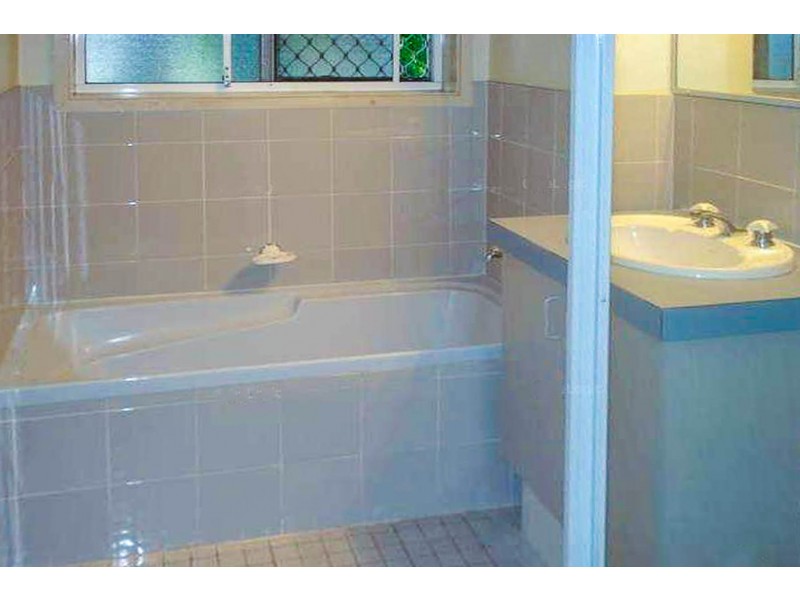 1/111 Frank Street, Labrador QLD 4215