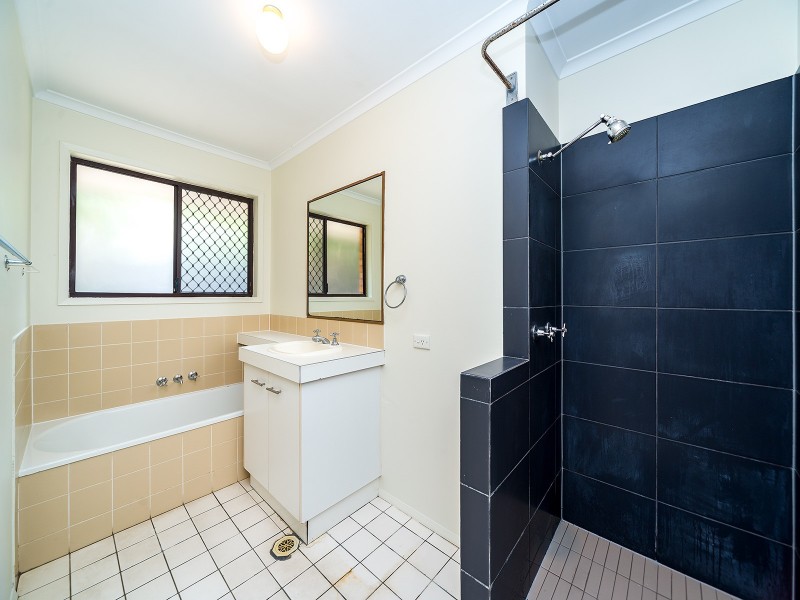 2/320 Government Road, Labrador QLD 4215