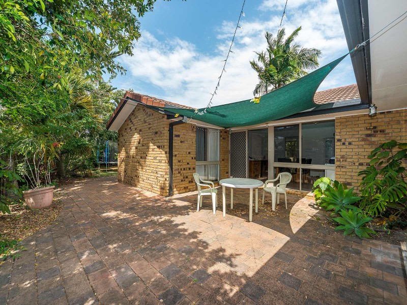 6 Baxter Court, Arundel QLD 4214