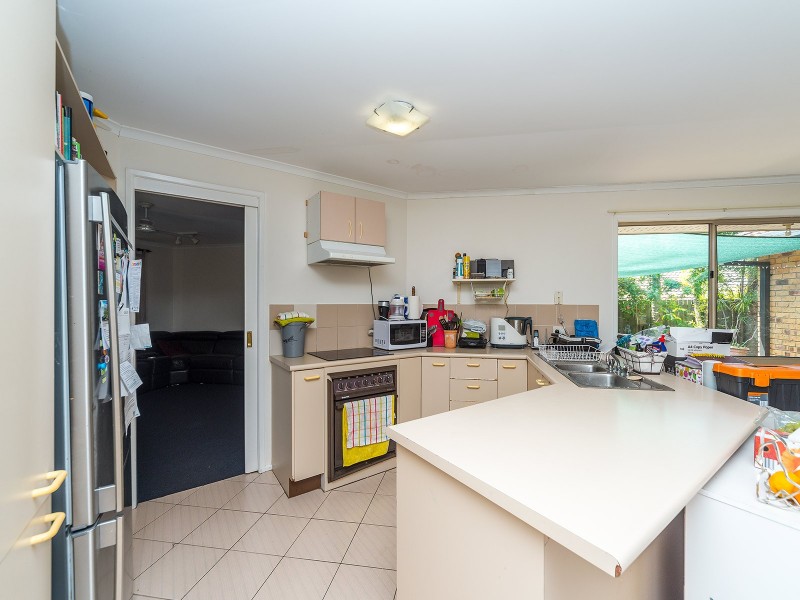 6 Baxter Court, Arundel QLD 4214
