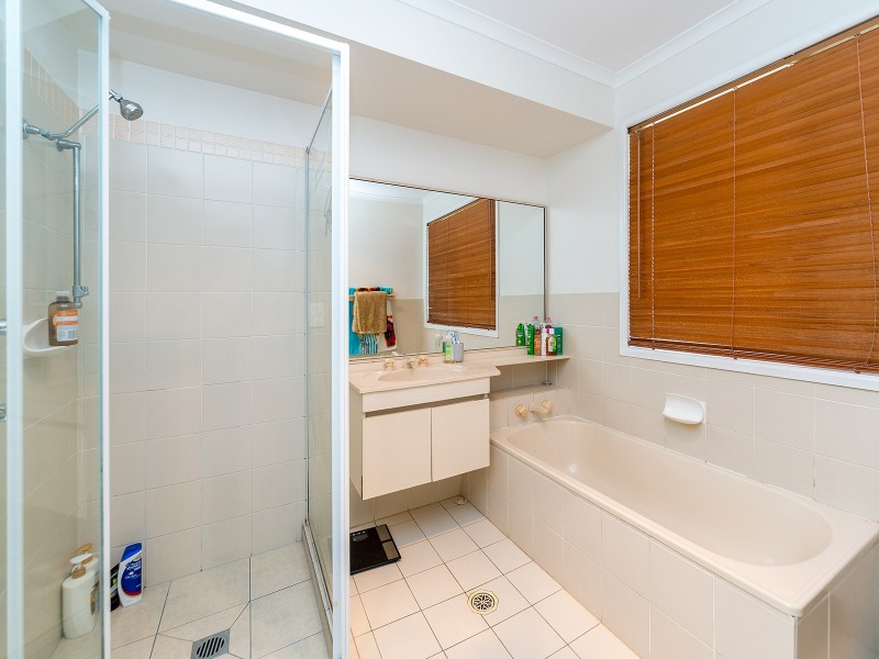 6 Baxter Court, Arundel QLD 4214