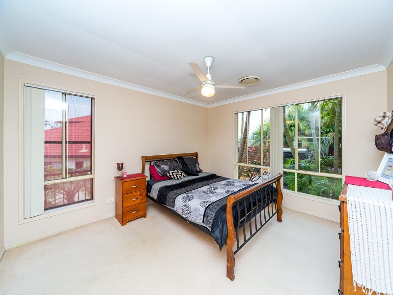 1 Kite Circuit, Arundel QLD 4214