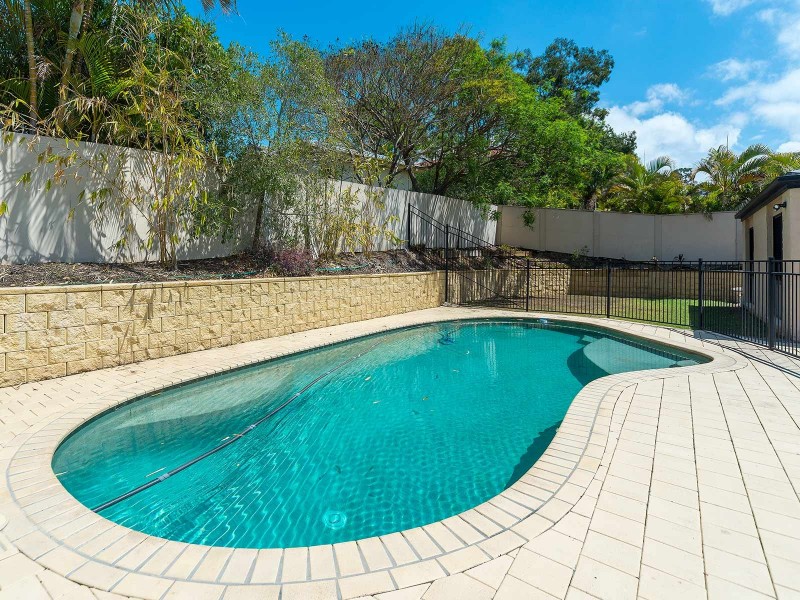 17 Petworth Court, Arundel QLD 4214