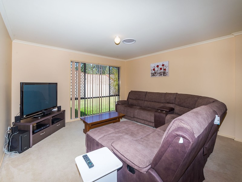 17 Petworth Court, Arundel QLD 4214