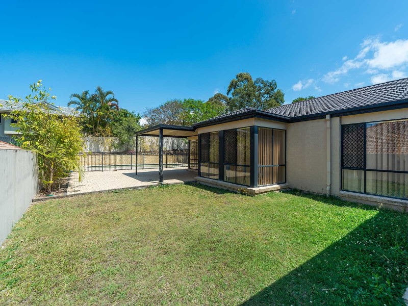 17 Petworth Court, Arundel QLD 4214