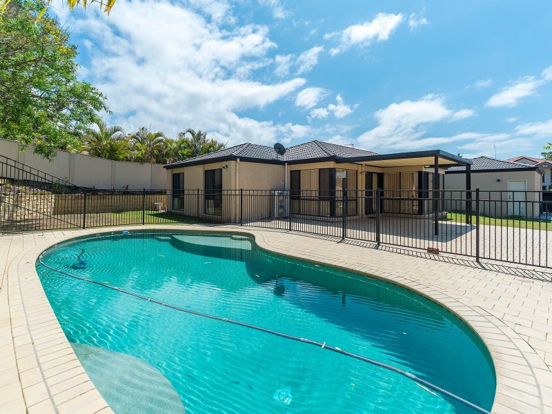 17 Petworth Court, Arundel QLD 4214