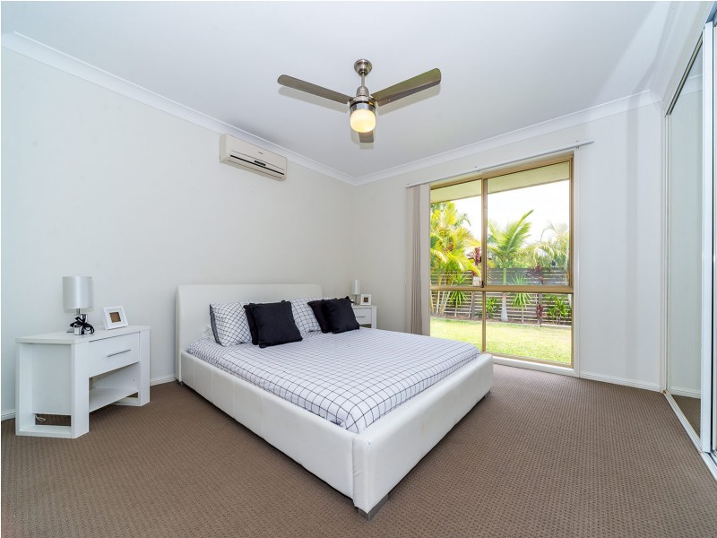 1/23 Coventry Court, Labrador QLD 4215