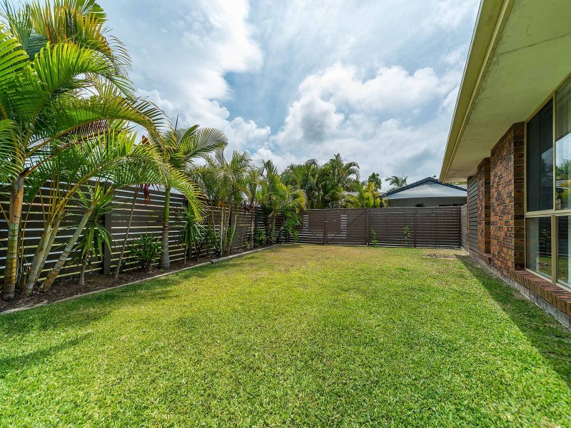 1/23 Coventry Court, Labrador QLD 4215