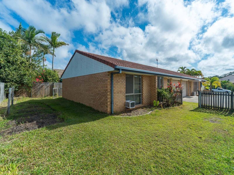 2/11 Riccarton Place, Labrador QLD 4215