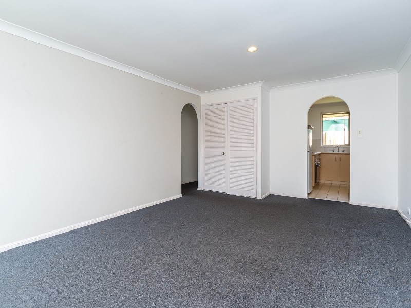 2/11 Riccarton Place, Labrador QLD 4215