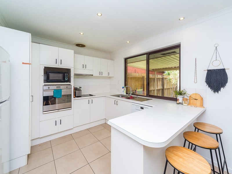 1/196 Whiting Street, Labrador QLD 4215