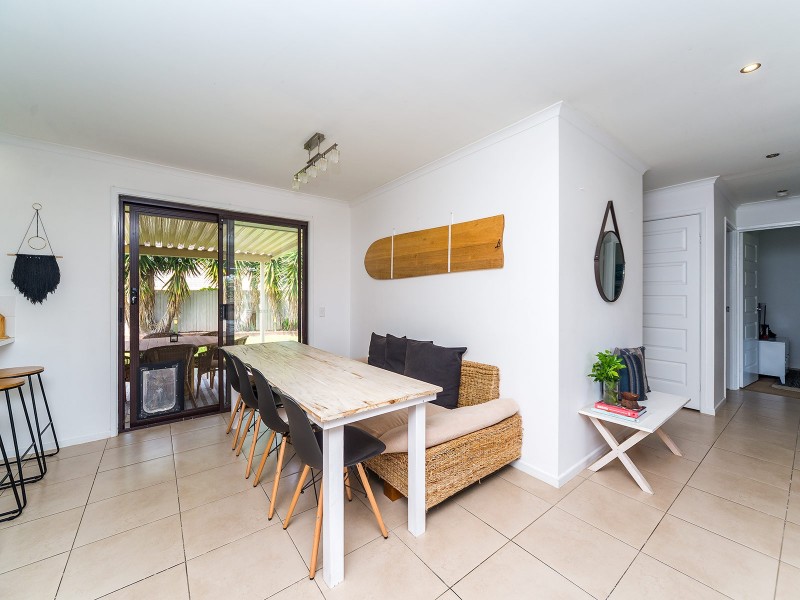1/196 Whiting Street, Labrador QLD 4215