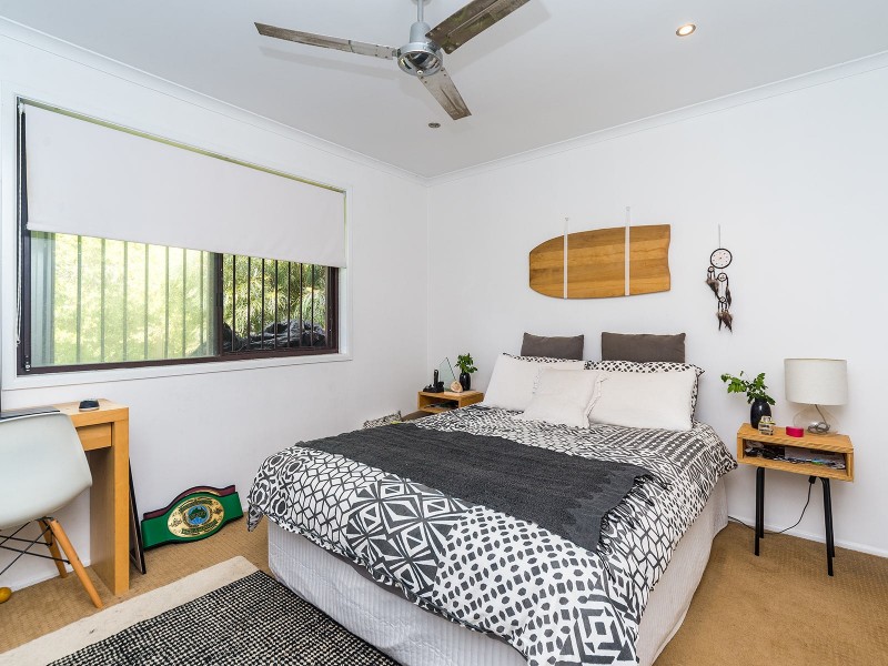1/196 Whiting Street, Labrador QLD 4215