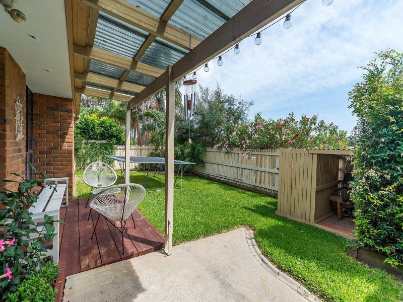 1/196 Whiting Street, Labrador QLD 4215