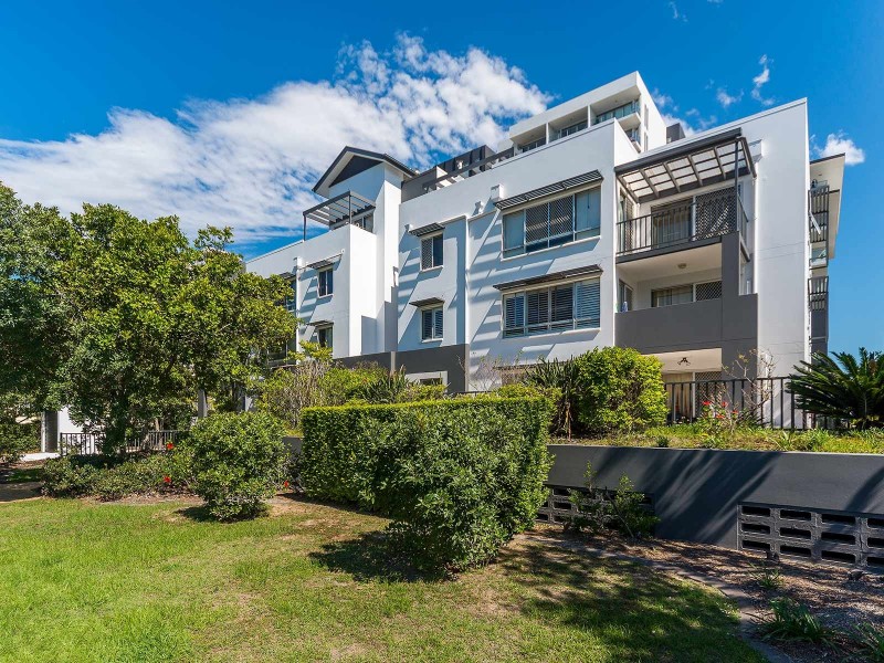 13/18-22 Parker Street, Labrador QLD 4215