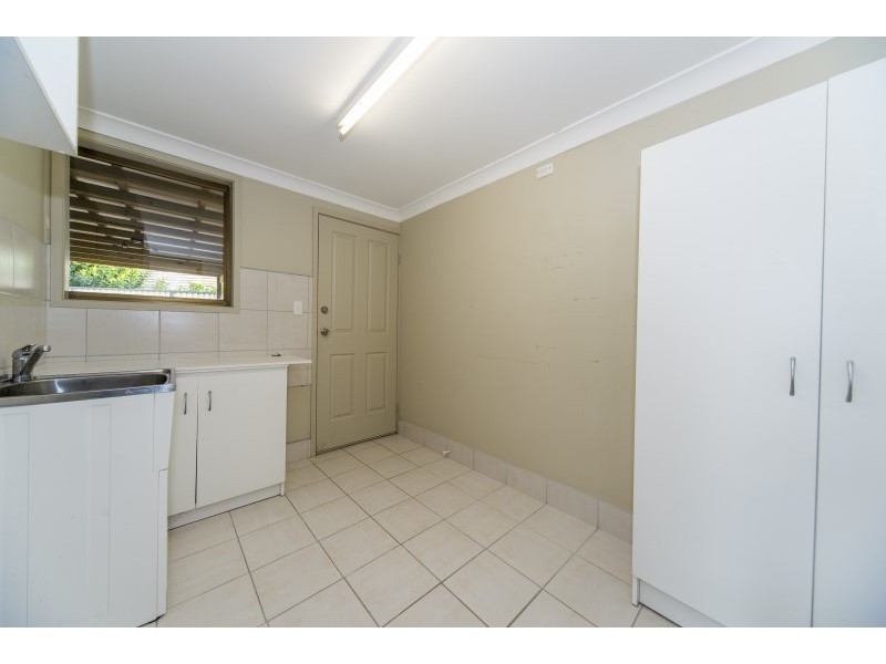 1/211 Government Road, Labrador QLD 4215