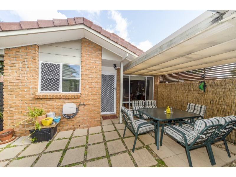 1/16 Jannie Court, Labrador QLD 4215