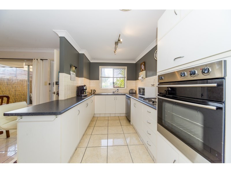 1/16 Jannie Court, Labrador QLD 4215