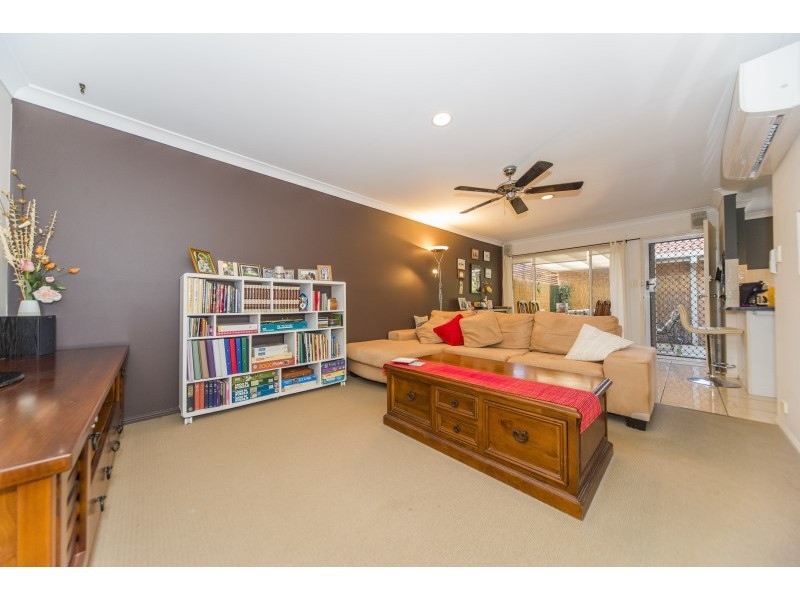 1/16 Jannie Court, Labrador QLD 4215