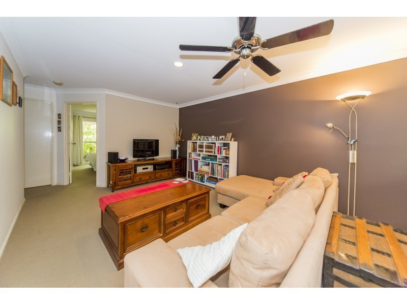 1/16 Jannie Court, Labrador QLD 4215