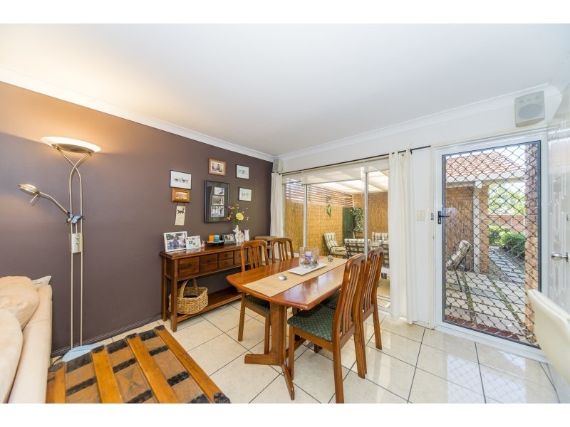 1/16 Jannie Court, Labrador QLD 4215