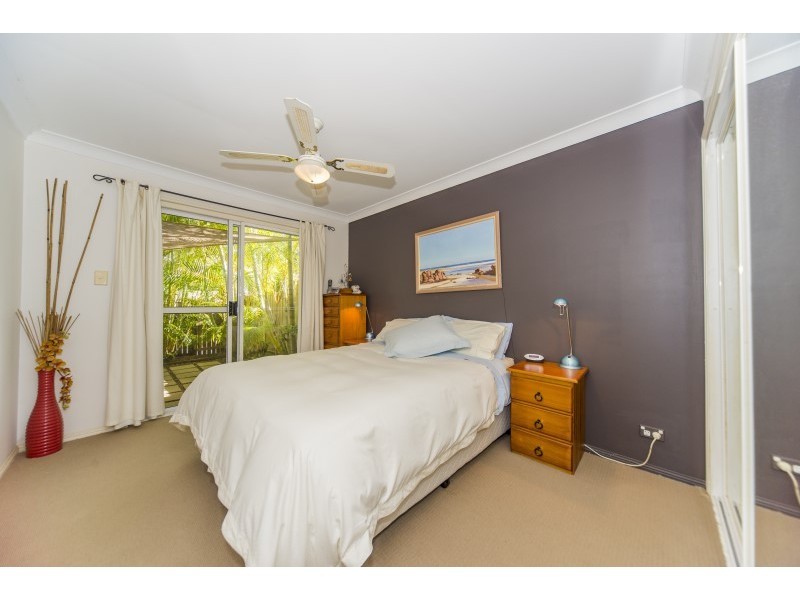 1/16 Jannie Court, Labrador QLD 4215