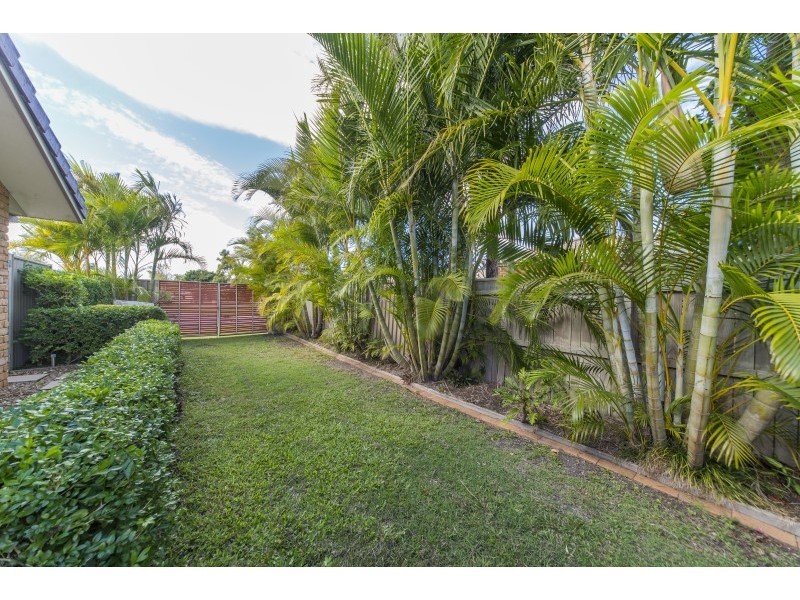 1/16 Jannie Court, Labrador QLD 4215