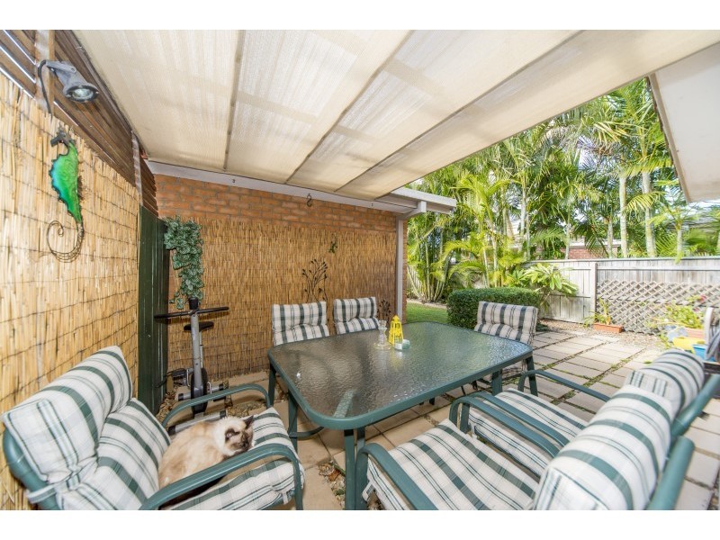 1/16 Jannie Court, Labrador QLD 4215